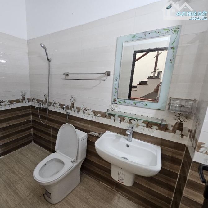 Nhà Kim Hoàng 39m2 mặt tiền gần 4m nở hậu 2 thoáng dân xây 20m ra ô tô 100m ra chợ 5 tỷ 5 - 9