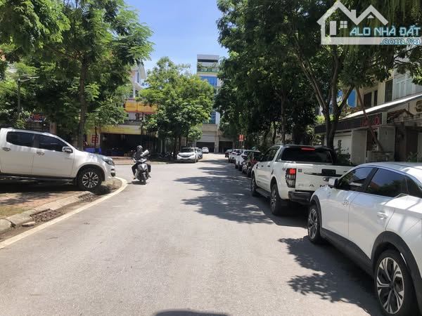 BÁN BIỆT THỰ TÂY NAM LINH ĐÀM - Ô TÔ TRÁNH -KINH DOANH 200m 4 TẦNG MẶT TIỀN 10m GIÁ 57 TỶ - 9