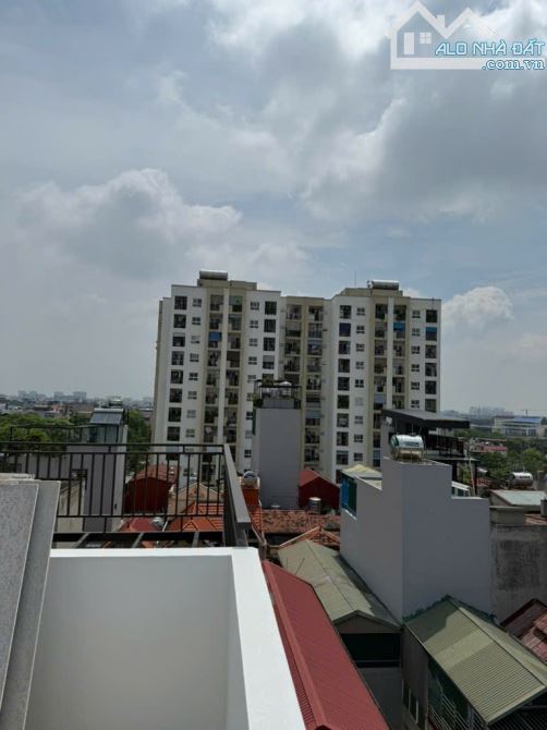 BÁN NHÀ MỚI, ĐẸP NGUYỄN VĂN CỪ – Ô TÔ 7 CHỖ TRÁNH – NỞ HẬU – 40M2 CHỈ 19,5 TỶ - 9
