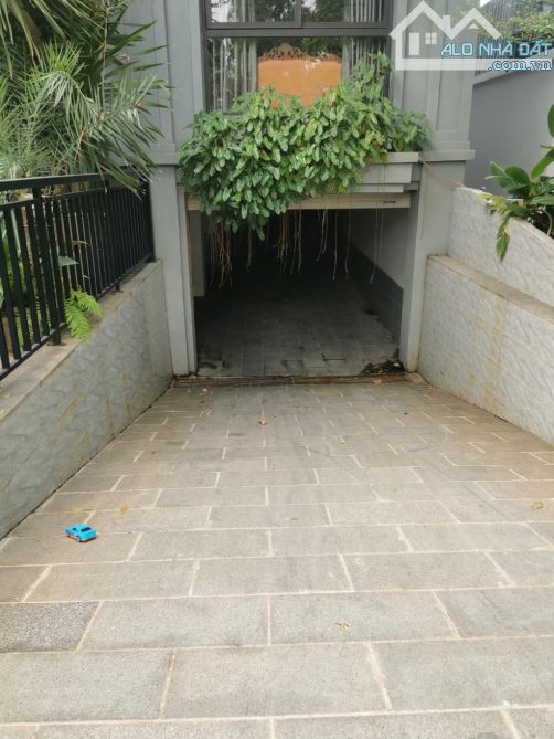 Biệt thự 5 tầng mặt tiền đường THANHN XUÂN 40, TX, Q12, dt 400m2 (10mx40m), đường 10m💰18T - 9