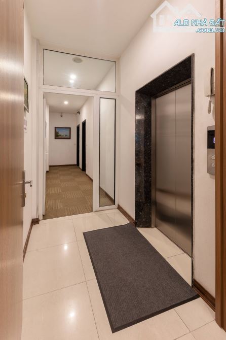 Bán tòa nhà Khách Sạn mặt phố Yên Phụ nhỏ DT 210m2 x 11 tầng, mặt tiền 8.5m, Giá 129 tỷ - 9