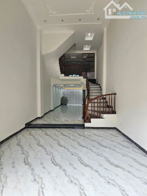 Bán nhà thôn 1 Đông Mỹ, Thanh Trì 55m2 / 4 tầng, 10m ra ô tô tránh, giá 5,45 tỷ