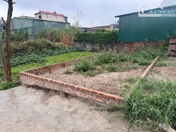 Bán đất Đức Thượng 32m2 mặt tiền 4m vuông đẹp ô tô tải vào đất 30m ra QL32 giá 2 tỷ 95
