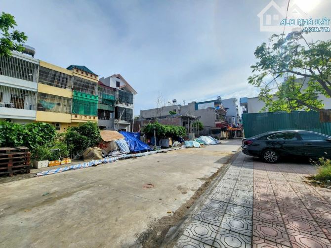 BÁN ĐẤT HƯỚNG ĐÔNG NAM PHƯỜNG TRẦN LÃM GẦN CHỢ ĐÂU KHU TỔ HỢP BỆNH VIỆN THÁI BÌNH