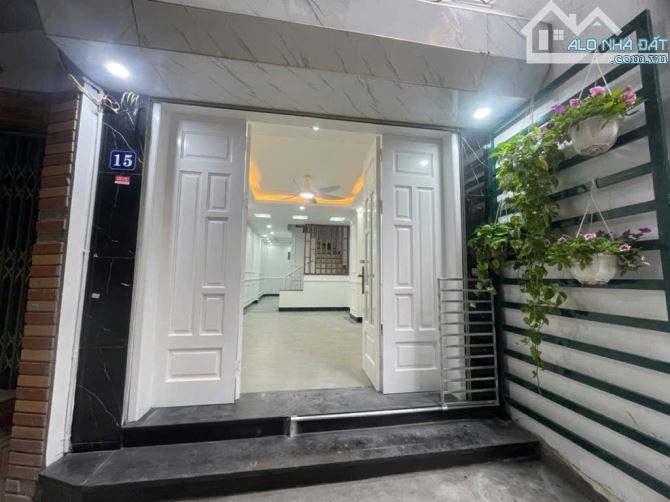 Thanh Xuân – Định Công Thượng - 40m mt3,3m 4 tầng ô tô đỗ cửa Chỉ 8,3 tỷ