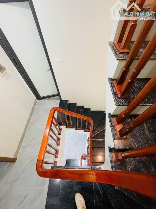 Bán nhà Trung Tựu, Bắc Từ Liêm, 30m2, 5 tầng, mặt tiền 5m, giá 5.65 tỷ