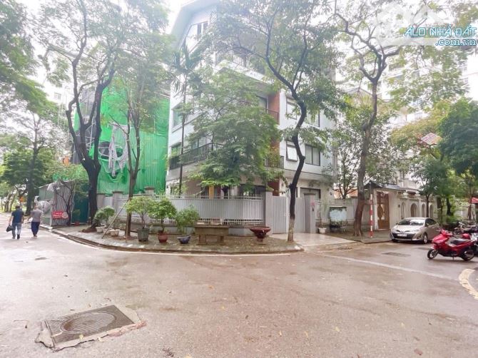Biệt thự đơn lập đẳng cấp KĐT Linh Đàm, 230m2 5 tầng thang máy, ở siêu sướng, KD đỉnh