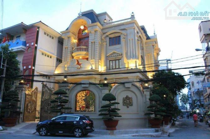 Bán Siêu Biệt Thự đẹp mê  đường số 2 cư xá lữ gia P 15 dt 16x 26 kết cấu hầm 3 lầu