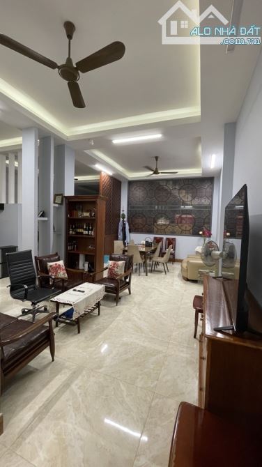 Bán nhà mặt tiền đường số Cao Lỗ P.4 Quận 8, TP.HCM Không gian sống lý tưởng cho gia đình