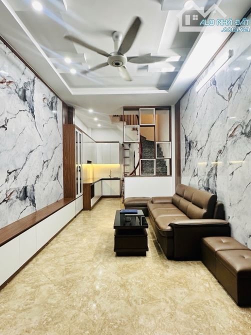 Bán nhà Xuân Đỉnh, dân xây, ô tô, lô góc, full nội thất xịn sò, 35m2 chỉ 8.x tỷ
