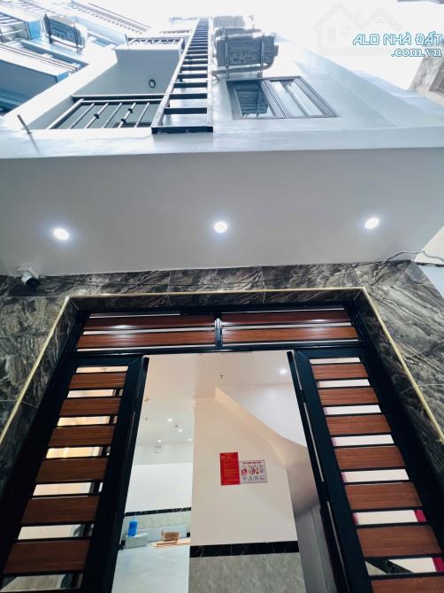 BÁN TÒA CCMN 6 TẦNG THANG MÁY - 54M2 - NGÕ RỘNG XUÂN LA - 11 PHÒNG FULL ĐỒ - GIÁ 12.9 TỶ