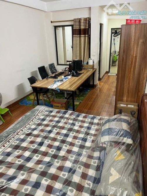TT NGỌC LÂM,NHÀ XẬY ĐẸP, THANG MÁY, AN SINH ĐẲNG CẤP. TIỆN ÍCH QUÁ NHIỀU , GIÁ NHỈNH 8 TỶ.