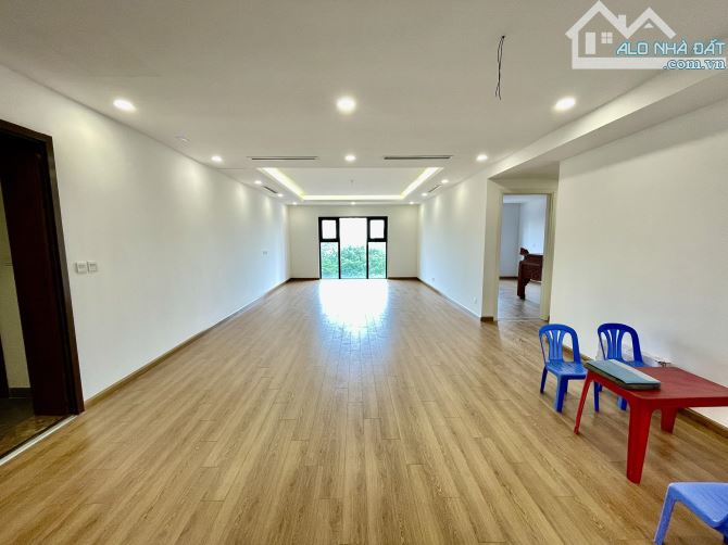 CĂN GÓC 3 NGỦ CHUNG CƯ HÀ NỘI PARAGON KHU ĐÔ THỊ MỚI DỊCH VỌNG HẬU CẦU GIẤY 141m 8.5 TỶ