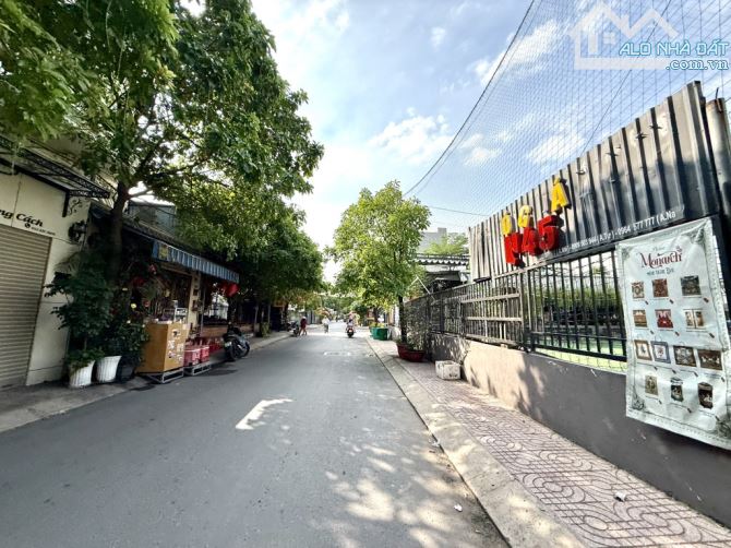 MẶT TIỀN CỰC KHỦNG 239M2 – CĂN GÓC ĐẸP – HẺM 8M – GIÁ 9tỷ5