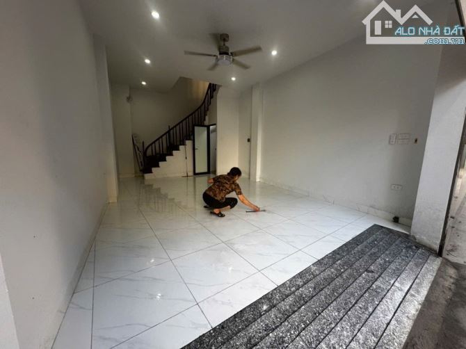 BÁN NHÀ MẬU LƯƠNG - HÀ ĐÔNG - NGÕ THÔNG Ô TÔ VÀO NHÀ - LÔ GÓC - 35M X 5 TẦNG - GIÁ 7 TỶ.