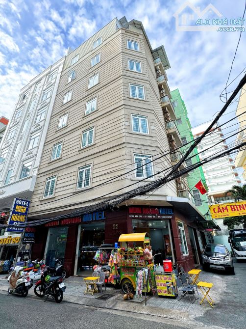 Cho thuê khách sạn đẹp Bãi Sau cách biển chỉ 100m