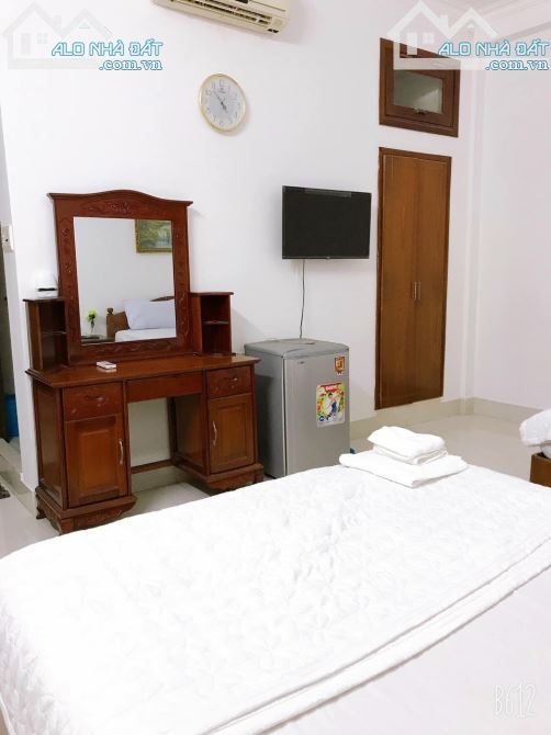 KHÁCH SẠN, 11P, GẦN BIỂN, SẦM UẤT  VŨNG TÀU