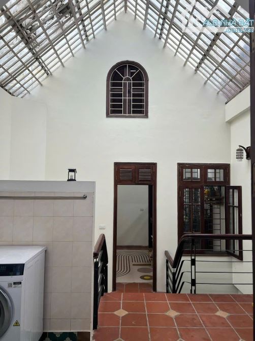 Mặt Phố Trịnh Công Sơn 179M2 Mặt Tiền 9M 99 Tỷ Vỉa Hè Kinh Doanh Ô TÔ ĐỖ