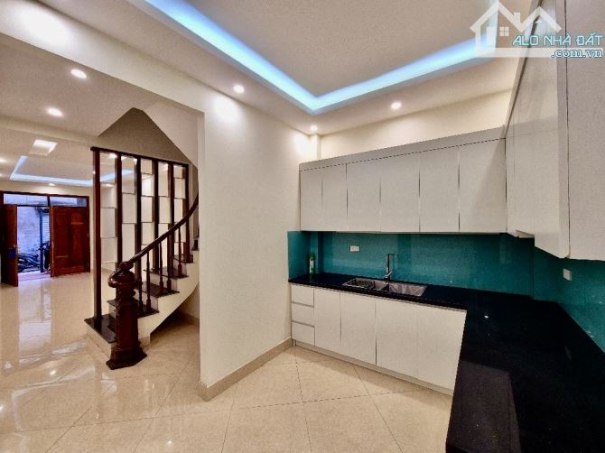 Nhà Đẹp YÊN HOÀ - CẦU GIẤY- 51M x 5 TẦNG- FULL ĐỒ - NGÕ THÔNG- Ô TÔ ĐỖ GẦN