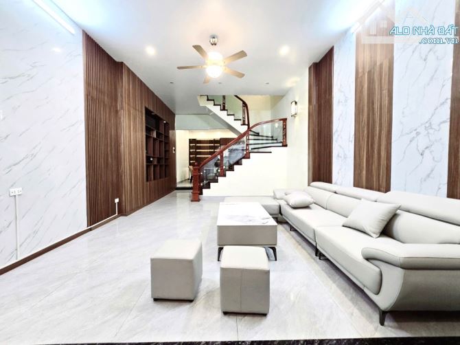 Bán nhà Yên Lộ, Yên Nghĩa 37m, full nội thất xịn, ngay sát khu đô thị đô nghĩa.