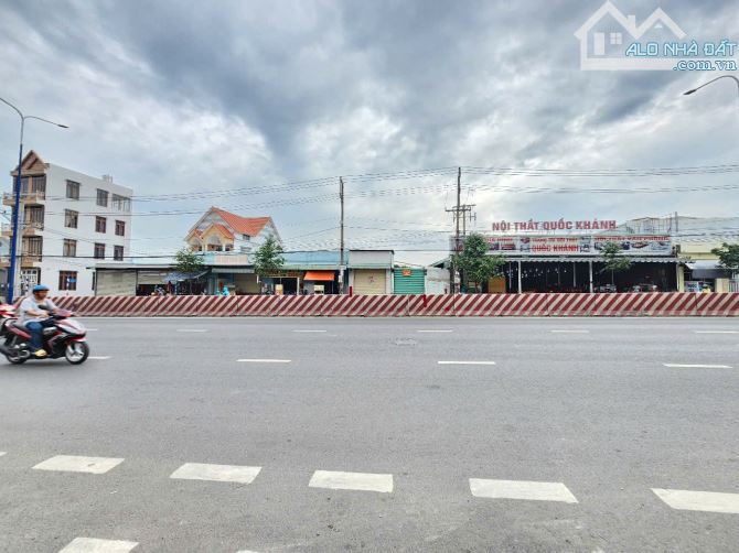 Bán đất 10x28.5m, mặt tiền đường ĐT.743 p.Bình Chuẩn kế Ngã Tư Miếu Ông Cù
