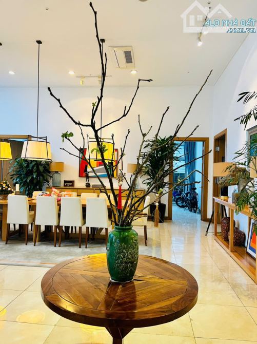Bán Căn Hộ Vinhomes Metropolis DT 120,57m 3PN Full NT giá 20 tỷ Tầng Trung View đẹp