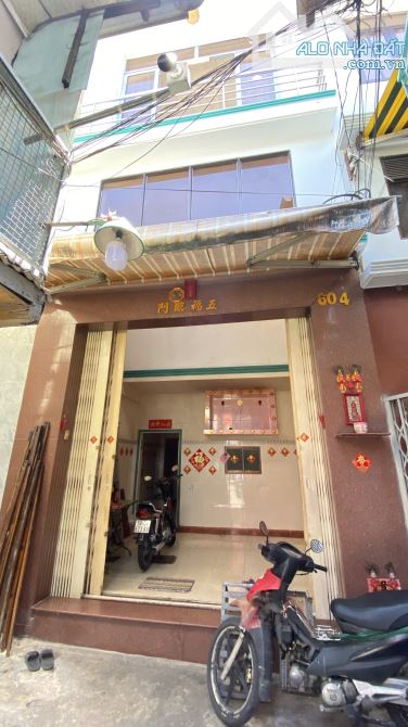 Nhà gần cầu Chà Và giá tốt, Dt 4x10 3tầng 5pn giá chỉ 4tỷ580.