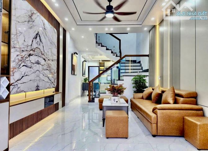 Ng.õ #Gốc_Đề - #Minh_Khai - ngõ thông - kinh doanh -trước nhà rộng - 15m ô tô tránh - 53m2