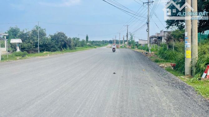 Bán lô đất mặt tiền đường lớn TL997 Lộc An - Hồ Lồ cách biển 1,5 km