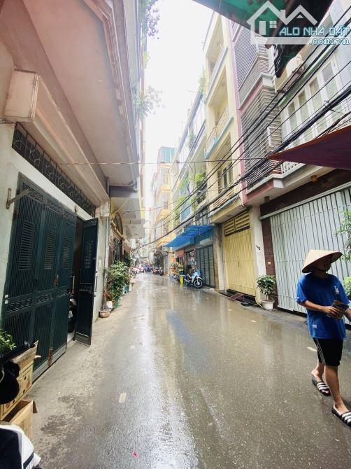 BÁN NHÀ LÔ GÓC, Ô TÔ, CẦU GIẤY DIỆN TÍCH 40M, 5 TẦNG, MẶT TIỀN 4.6M GIÁ NHỈNH 16 TỶ