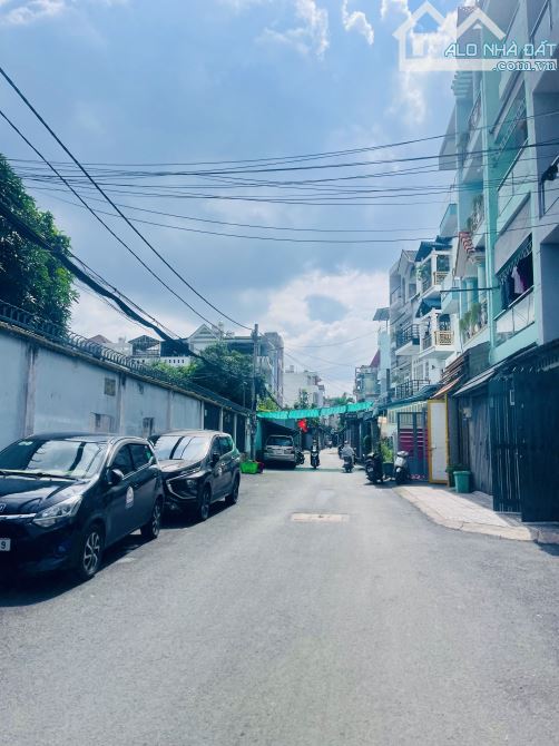 Bán nhà gần Emart Phan Huy Ích, ô tô ngủ trong nhà, 4 tầng hiện đại, chỉ 8 tỷ nhỉnh