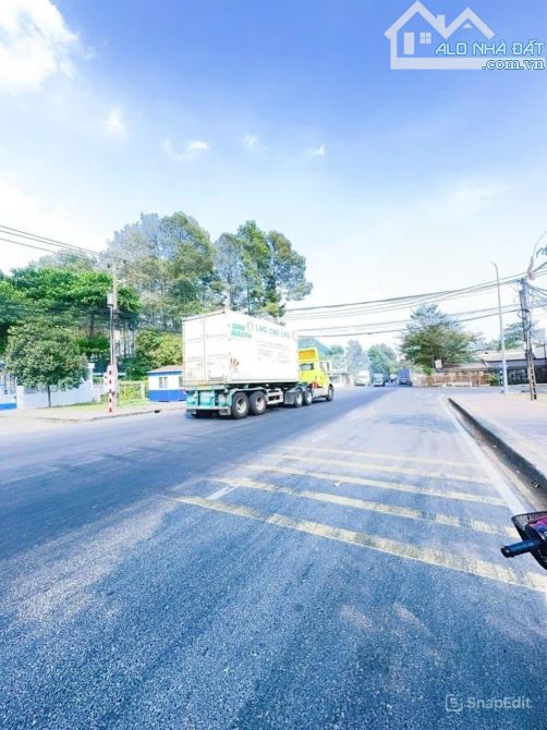 Cho thuê toàn bộ nhà máy Cơ Khí 2.5ha KCN Nhơn Trạch, Đồng Nai, giá thuê 900tr/tháng.