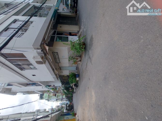 Bán nhà Quận 4, Tôn Thất Thuyết, gần hồ bơi Vân Đồn, 5 tầng, 41m2, ngang 4m, 6 tỷ