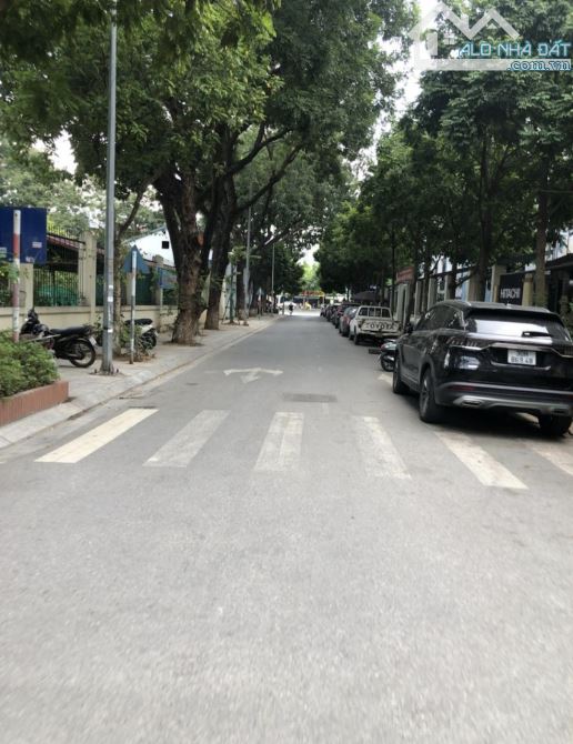 CẦN BÁN NHÀ NGUYỄN VĂN HUYÊN –Ô TÔ TẢI TRÁNH– KINH DOANH-  45M2 – GIÁ 16.2 TỶ