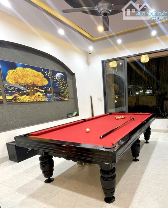 Villa trung tâm phố cổ Dt 271m2, 10P đang kinh doanh, cách chùa cầu 1km - dễ sinh lời - 11