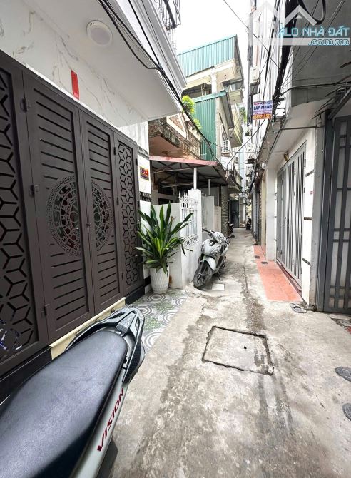 Rẻ nhất Q Hoàng Mai - 45 M - Nhà dân - Lô góc - Sát ô tô - Full nội thất - Chỉ 150 Tr/M2. - 11