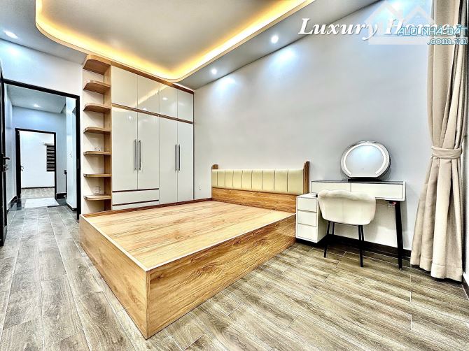 Bán Nhà Lê Lợi Ngõ Siêu Đẹp Thẳng Rộng Rãi - 11