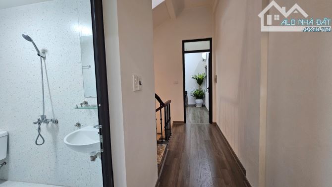 Tôi bán nhà 5T*62m2 phố Hoàng Văn Thái-Thanh Xuân.Mặt ngõ ôtô tránh,vừa ở vừa KD.Giá 13tỷ6 - 11