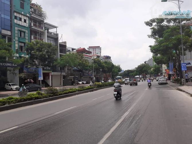 Bán Tòa nhà Mặt Phố Nguyễn Văn Cừ Long Biên DT 230m2 xây 9 nổi, 1 hầm, MT 8.15m 145 tỷ