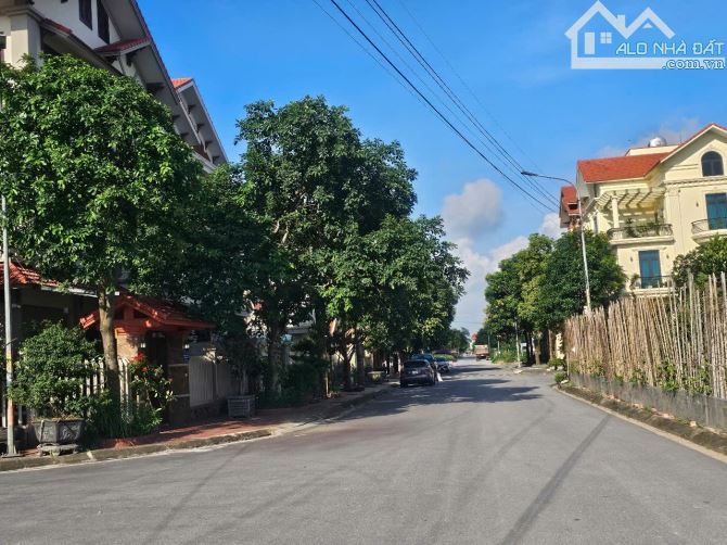 Bán đất đại hoàng long nhìn chếch hồ DT 263m, MT 15m, Hướng TB,Giá 21,5 tỷ - 7
