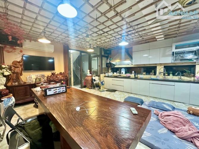 Bán nhà Võ Thị Sáu dt 90m2, 3t, mt 7m, ô tô tránh kinh doanh. - 1