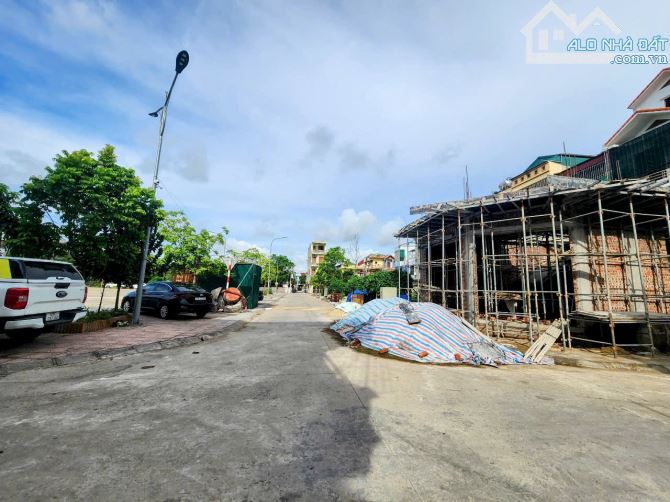 BÁN ĐẤT HƯỚNG ĐÔNG NAM PHƯỜNG TRẦN LÃM GẦN CHỢ ĐÂU KHU TỔ HỢP BỆNH VIỆN THÁI BÌNH - 1