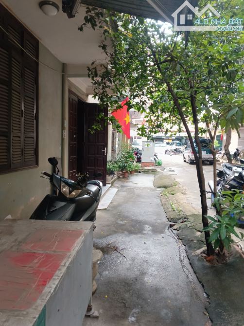 BÁN NHÀ LÔ GÓC NGUYỄN XIỂN . NHÀ ĐẸP NGÕ PHÂN LÔ . 5 Ô TÔ TRÁNH DT 48 M , NHÀ 4 TẤNG - 1