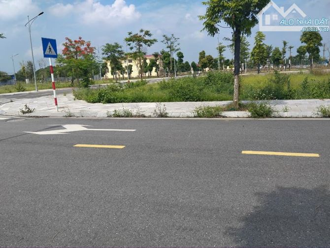 Bán đất nền dự án Phương Đông Green Valley, giá 21 triệu / m2, DT 114 m2, Lương Sơn - 1