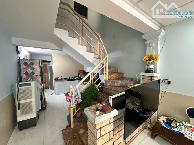 Bán nhà 2 tầng ô tô tại Trại Chuối, Hồng Bàng chỉ 2,3tỷ. - 1