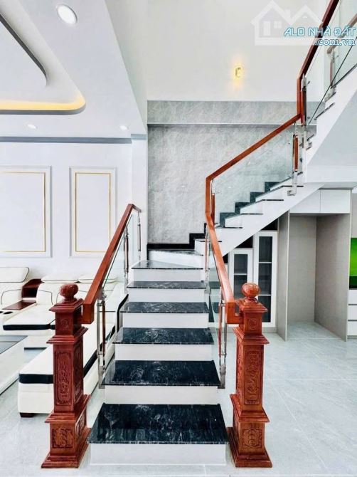 Chủ bán nhà lầu cách Cầu Hóa An, Huỳnh Văn Nghệ 10p - 1