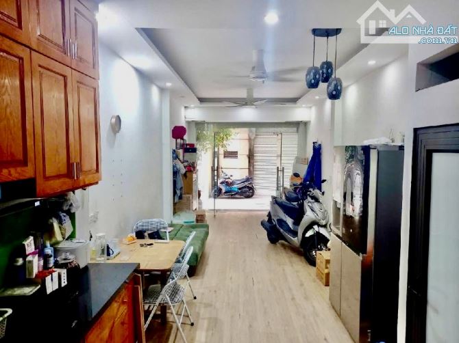 PHẠM VĂN ĐỒNG- 42M x 5 TẦNG - FULL ĐỒ - Ô TÔ ĐỖ CỬA. - 1
