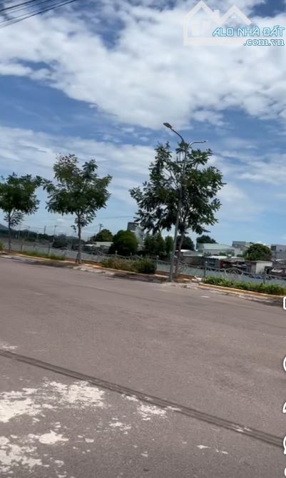 BÁN ĐẤT ĐẸP ĐẸP NHƯ TRANH - VIEW SÔNG, VIEW CÔNG VIÊN, MẶT TIỀN ĐƯỜNG 14M! - 1