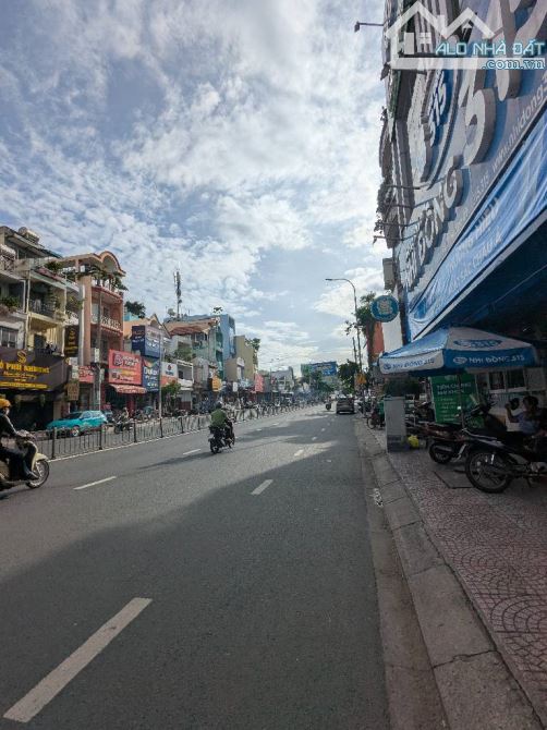Bán nhà DT 82m, gần chợ Bà Chiểu, xây mới 5 tầng, P24, Bình Thạnh - 1