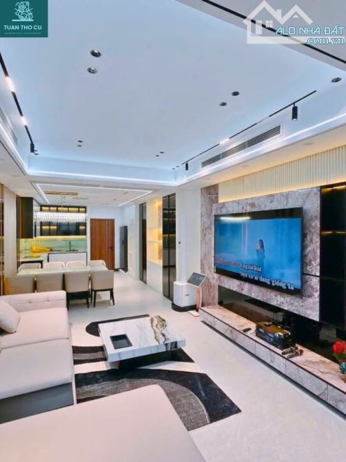 BÁN NHÀ PHỐ PHÙNG HƯNG – LÕI PHỐ CỔ – 110M² – MT 10M – LÔ GÓC – 2 THANG MÁY – 100 TỶ+